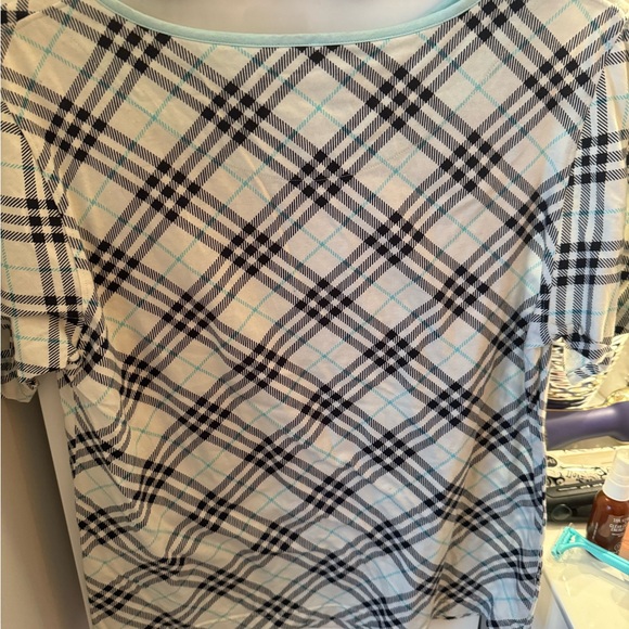 Women’s burberry top - Picture 2 of 3